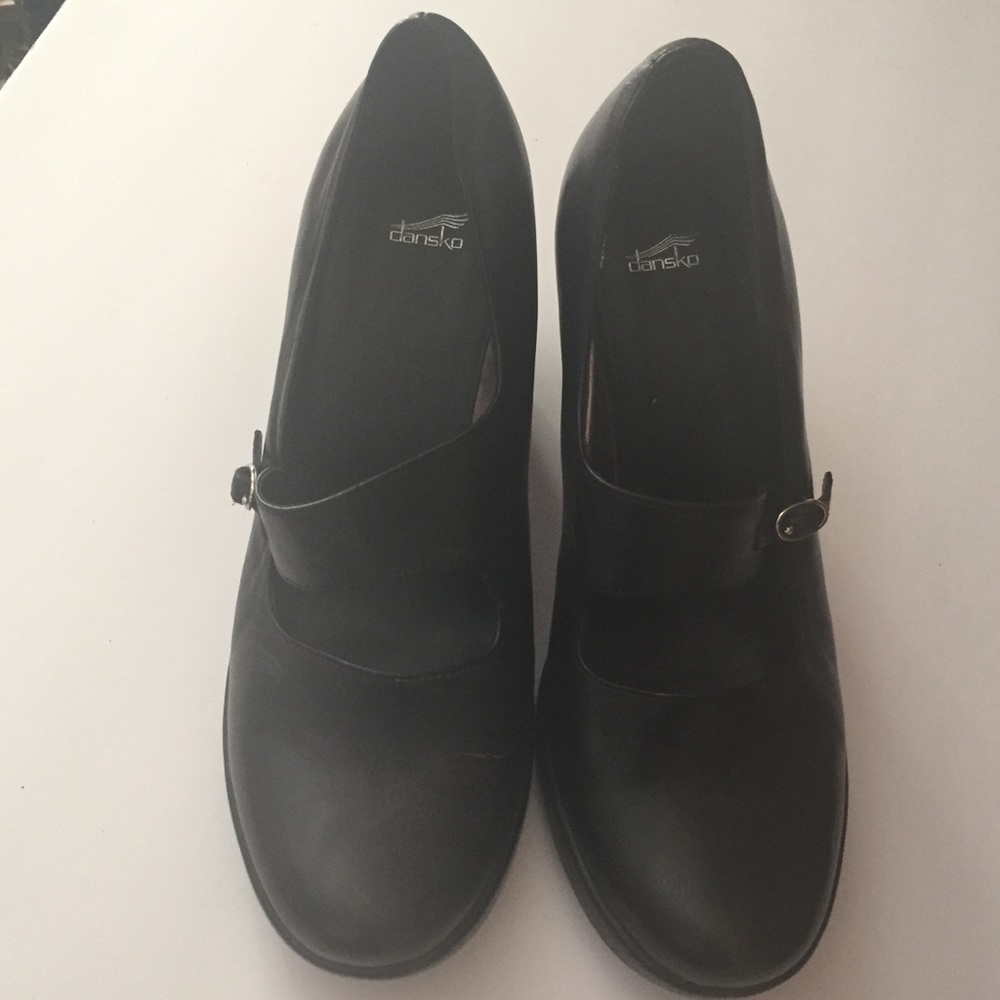 Dansko Shoes - Picture 2 of 5